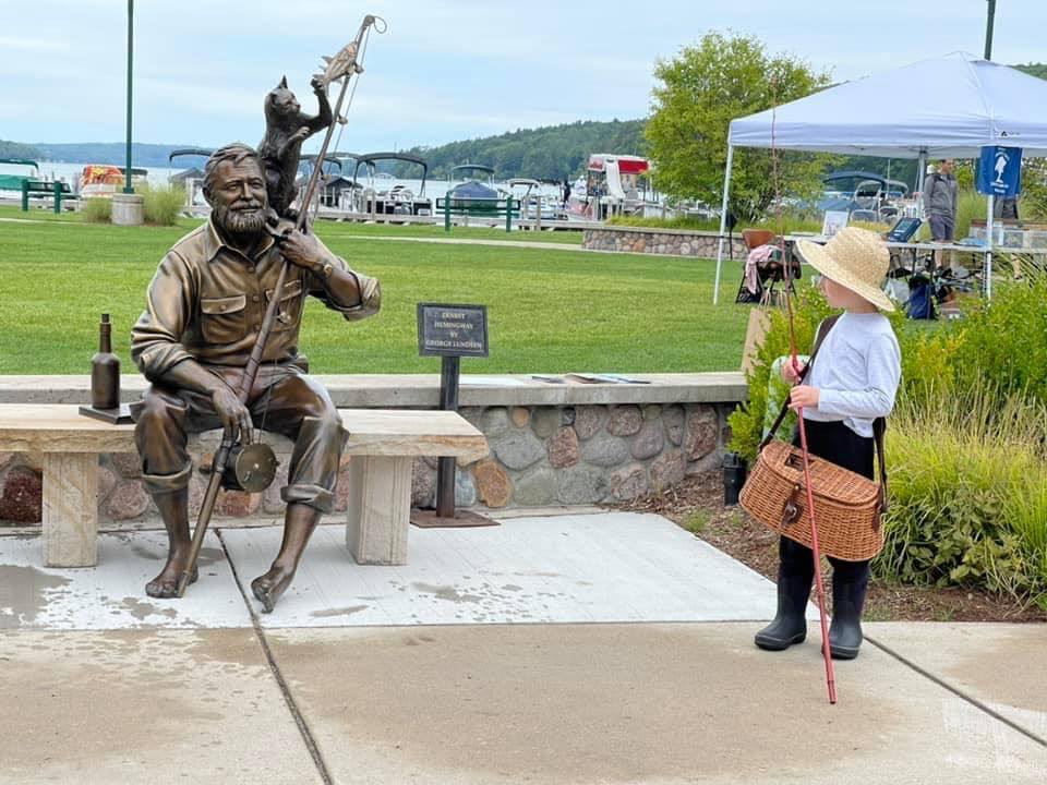 ernest hemingway bronze statue fishing