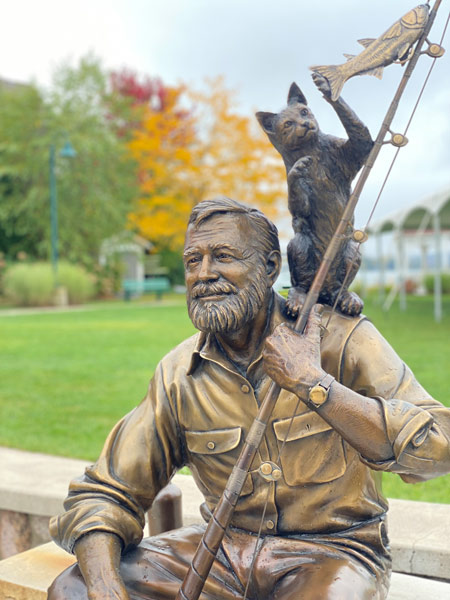 ernest hemingway bronze statue fishing